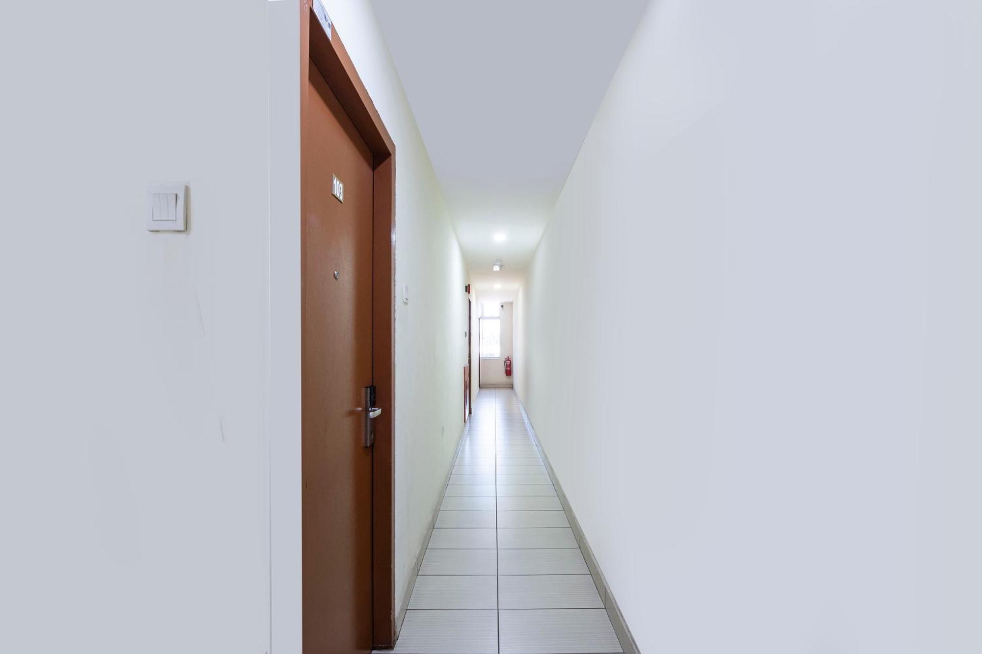 Super Oyo 90385 H3 Hotel Yong Peng Eksteriør billede